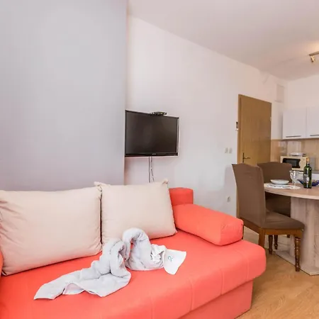 Cozy In With Kitchen Apartment *