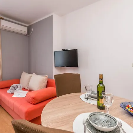 Apartment Cozy In With Kitchen *